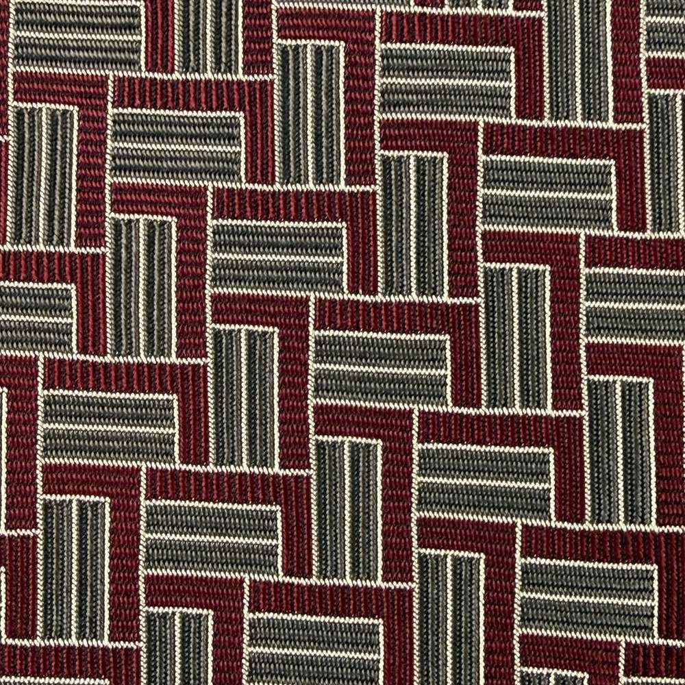 Vintage Garrick Anderson Edward Gray Silk Tie Burgundy Geometric USA 56x3.9" - Picture 2 of 7